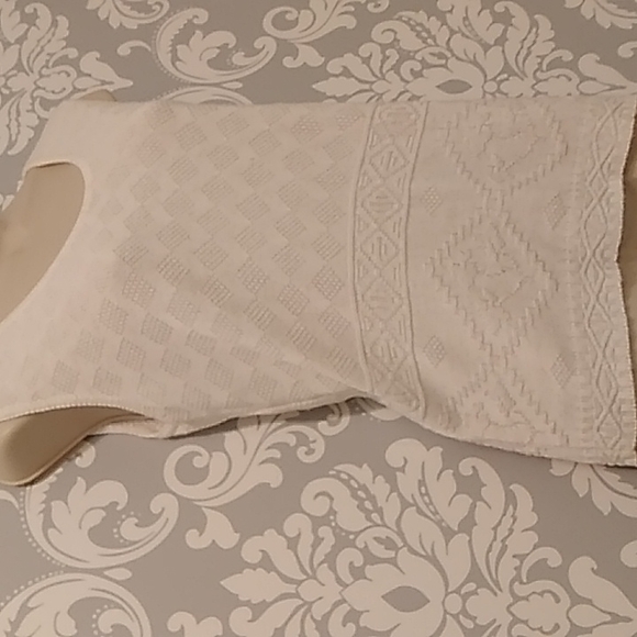 Crocheted, White Knit Sleeveless Top - Picture 3 of 6